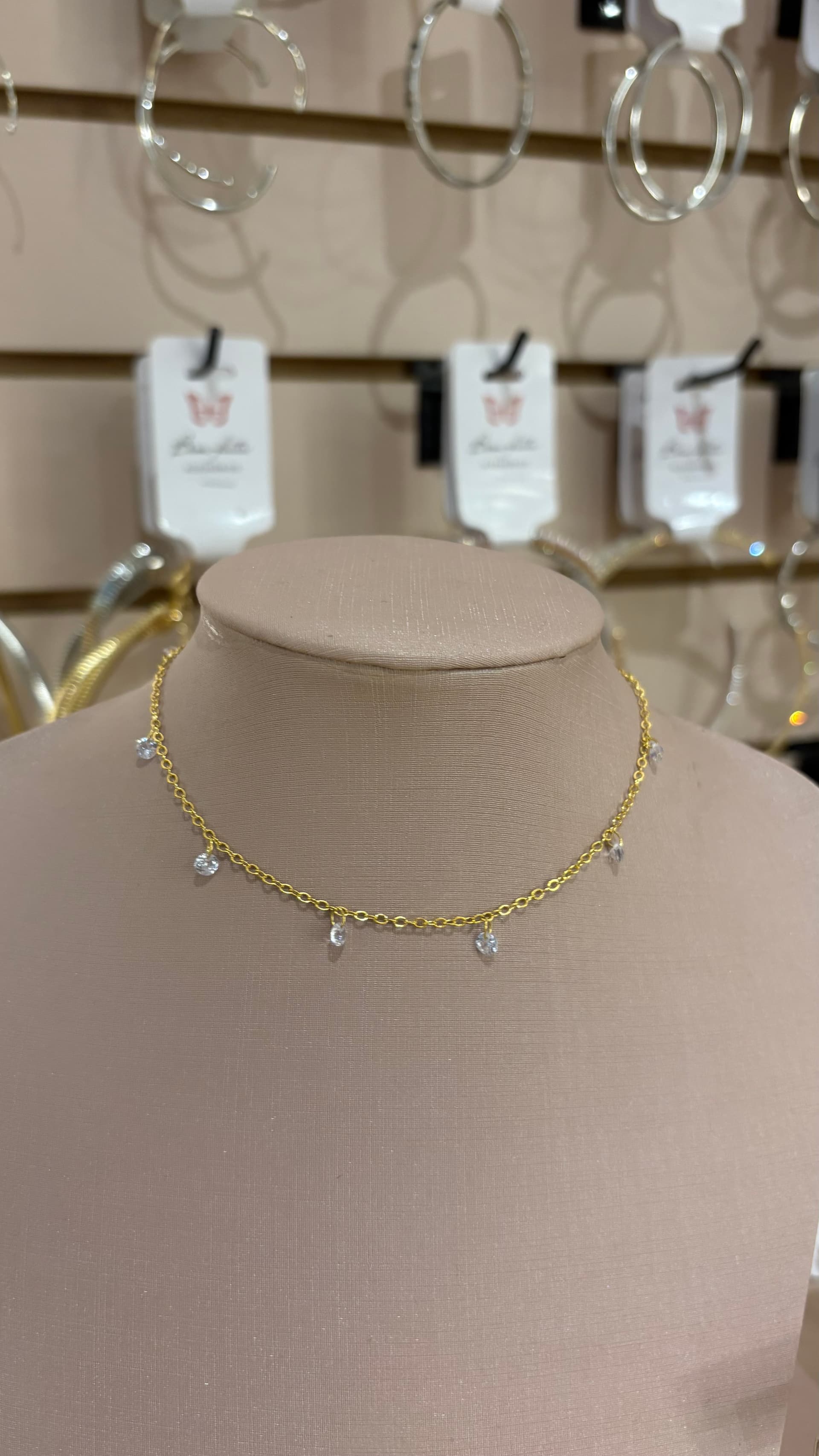 choker pedrinhas