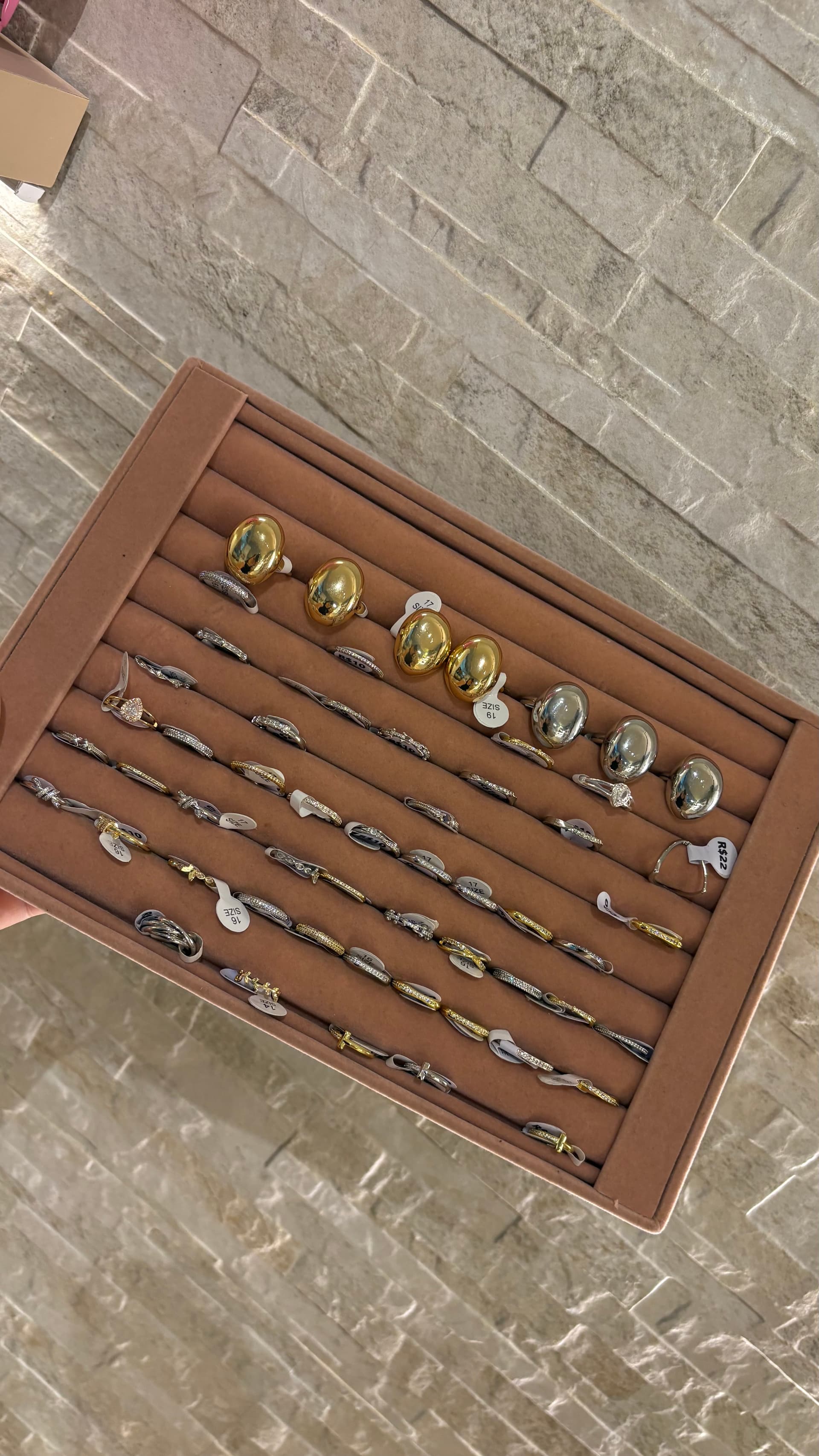 anéis variados